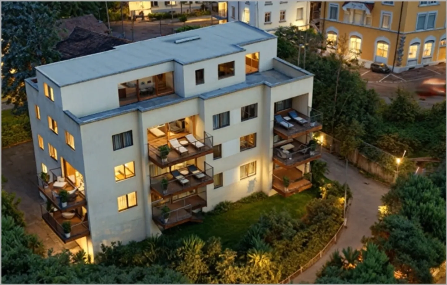 Exclusive ground floor apartment with approx. 100 m2 garden share! - Photo 2 of 5