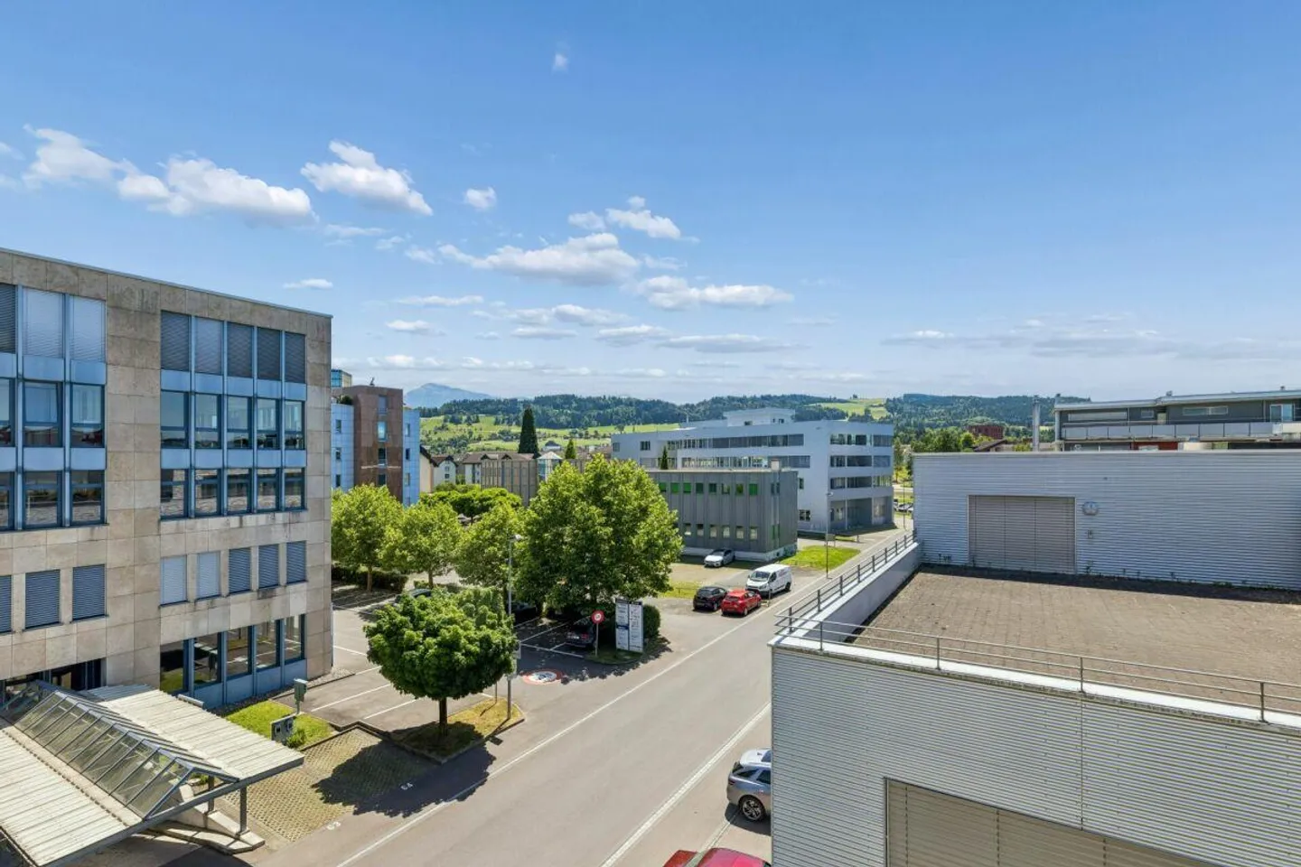 Modern 4.5 Room Apartment in the Heart of Rotkreuz - Photo 11 of 20
