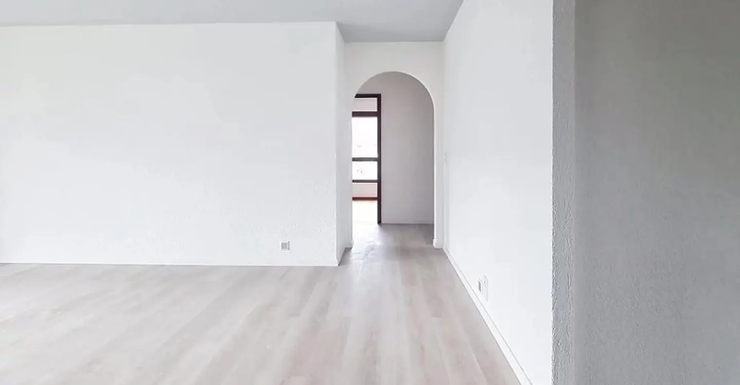 For rent in Saint-Léonard - Superb 4.5 room bright and spacious apartment - Photo 2 of 12