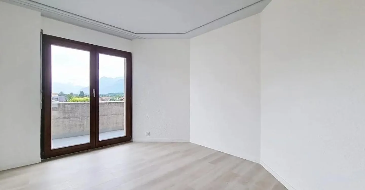 For rent in Saint-Léonard - Superb 4.5 room bright and spacious apartment - Photo 4 of 12
