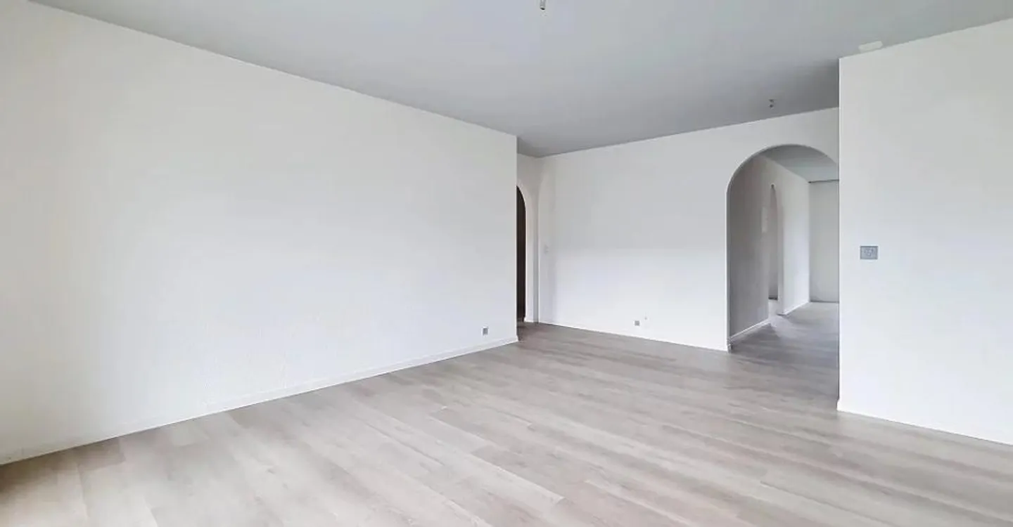For rent in Saint-Léonard - Superb 4.5 room bright and spacious apartment - Photo 1 of 12
