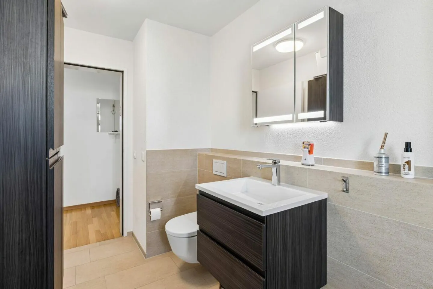 Modern 4.5 Room Apartment in the Heart of Rotkreuz - Photo 15 of 20