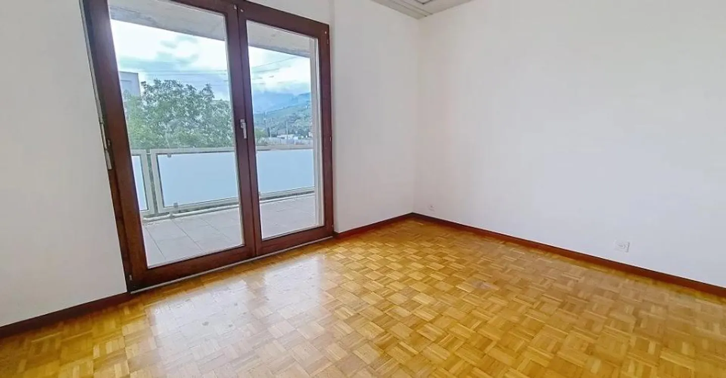 For rent in Saint-Léonard - Superb 4.5 room bright and spacious apartment - Photo 6 of 12
