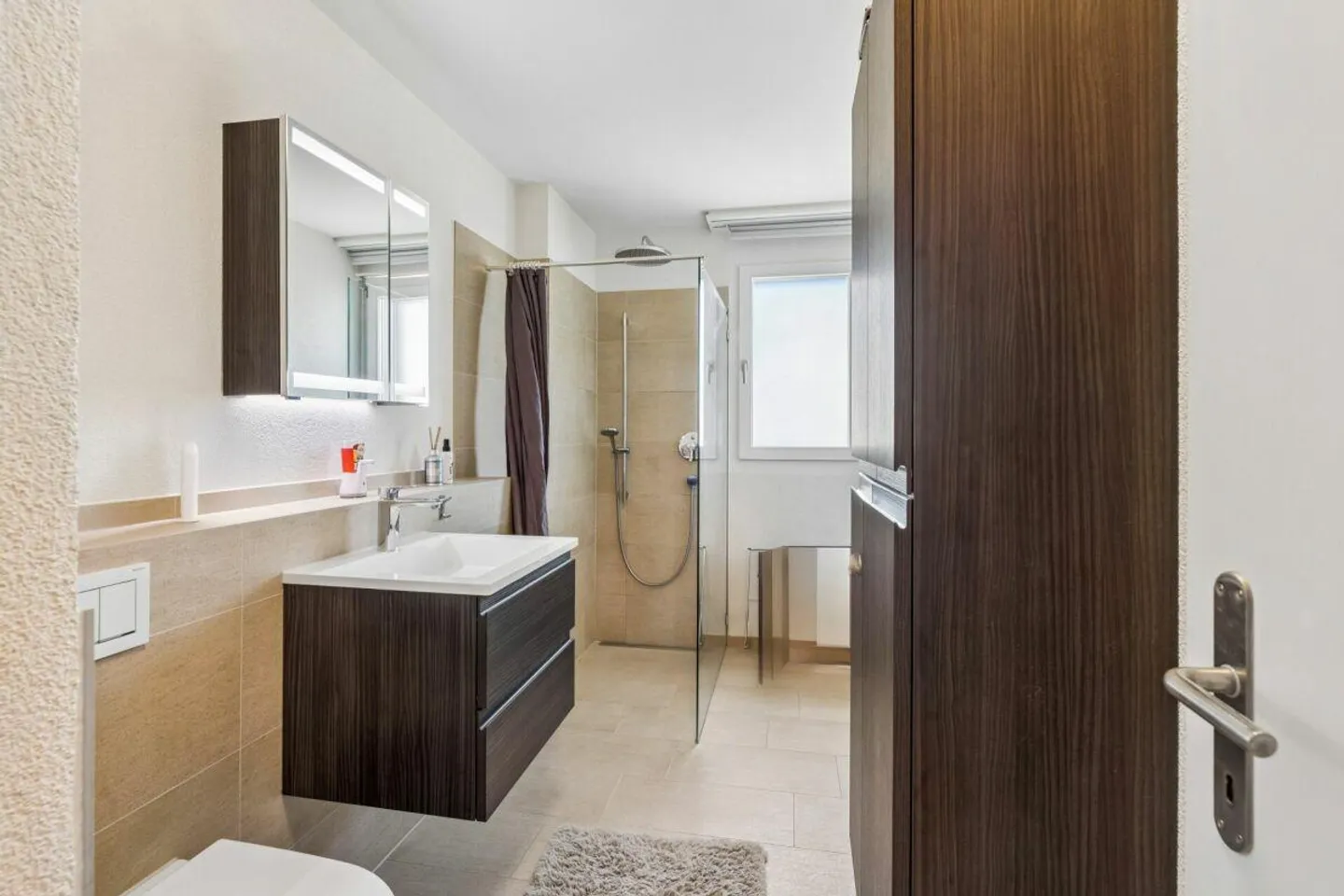 Modern 4.5 Room Apartment in the Heart of Rotkreuz - Photo 16 of 20