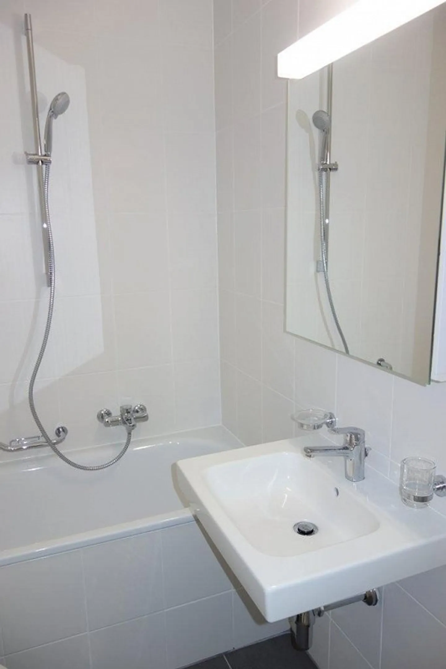 Dame du château près des magasins et des transports - Photo 7 sur 8