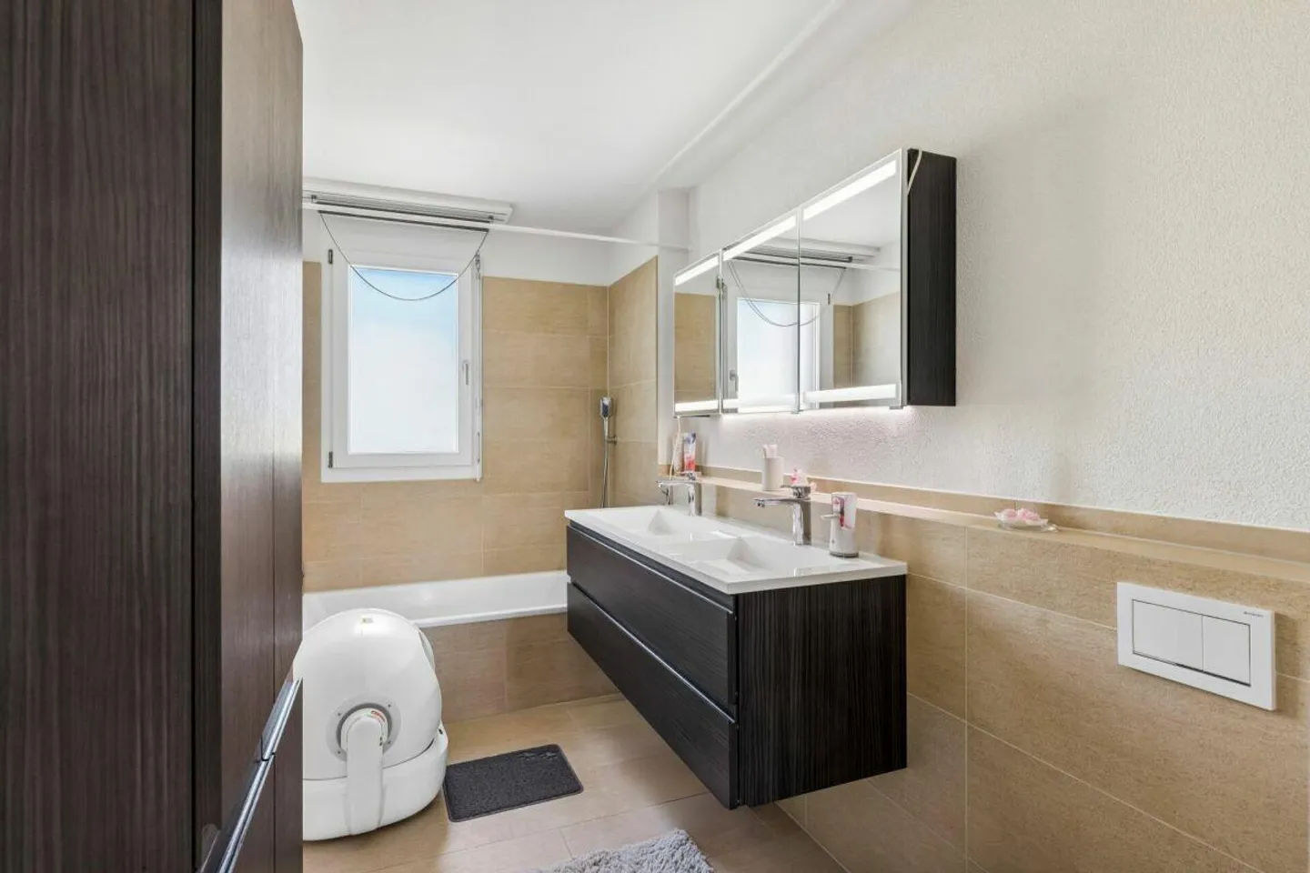 Modern 4.5 Room Apartment in the Heart of Rotkreuz - Photo 17 of 20