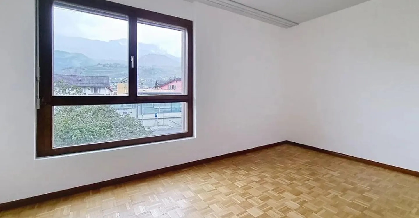 For rent in Saint-Léonard - Superb 4.5 room bright and spacious apartment - Photo 8 of 12