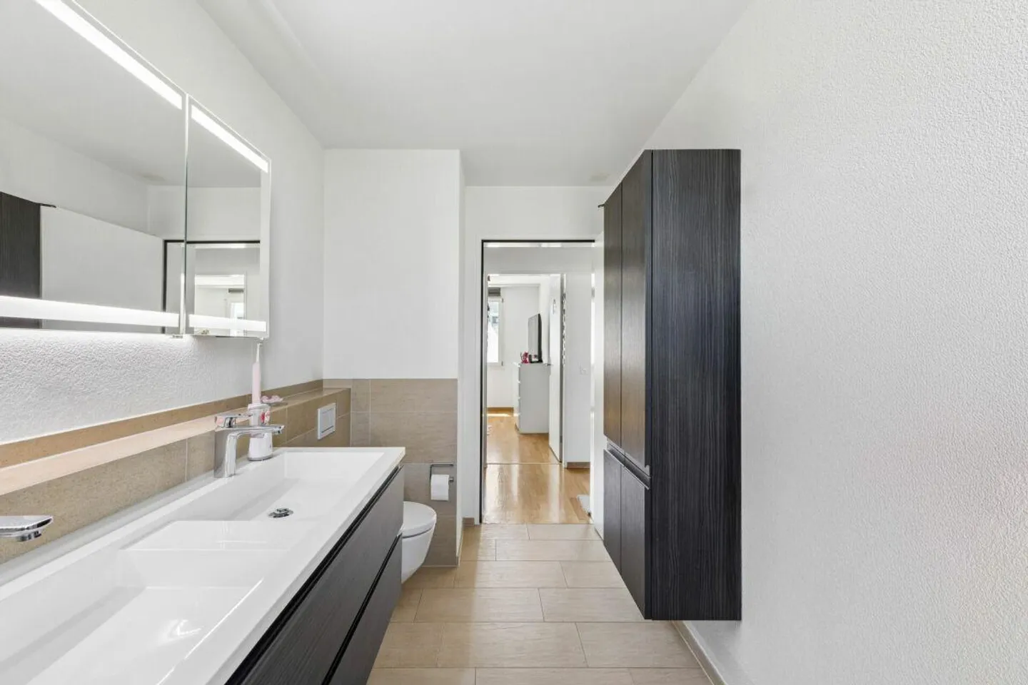 Modern 4.5 Room Apartment in the Heart of Rotkreuz - Photo 18 of 20