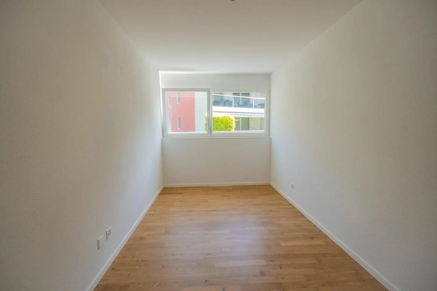 Wir verkaufen eine schöne 4.5-Zimmer-Wohnung, umgeben von den Mauern - Foto 12 von 17