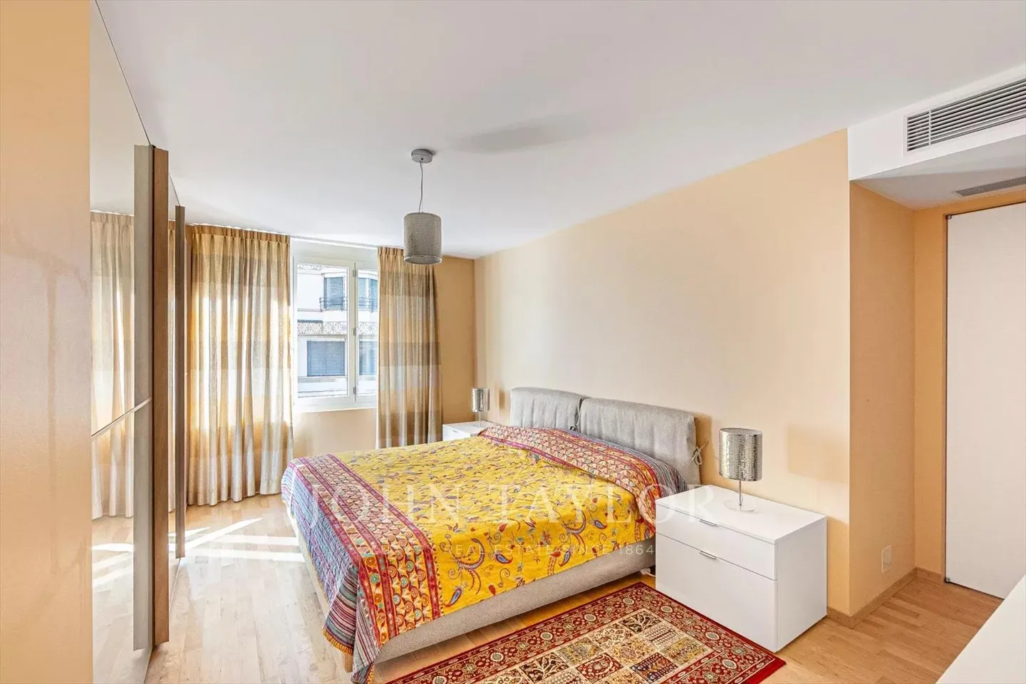 Luxury Apartment in the Heart of Montreux - Photo 5 of 9