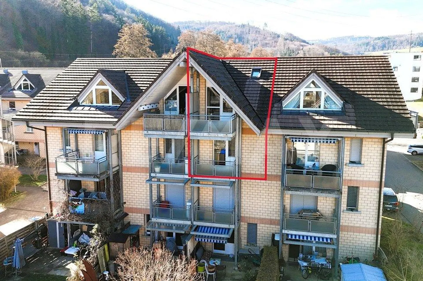 Incantevole appartamento maisonette di 2½ stanze con un fascino particolare in una posizione tranquilla - Foto 2 di 13