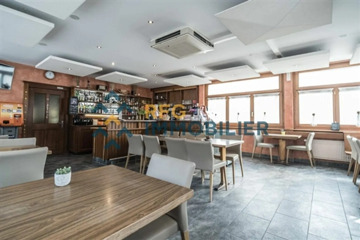 Restaurant 487,85 m2 à Sembrancher - Photo 3 sur 19