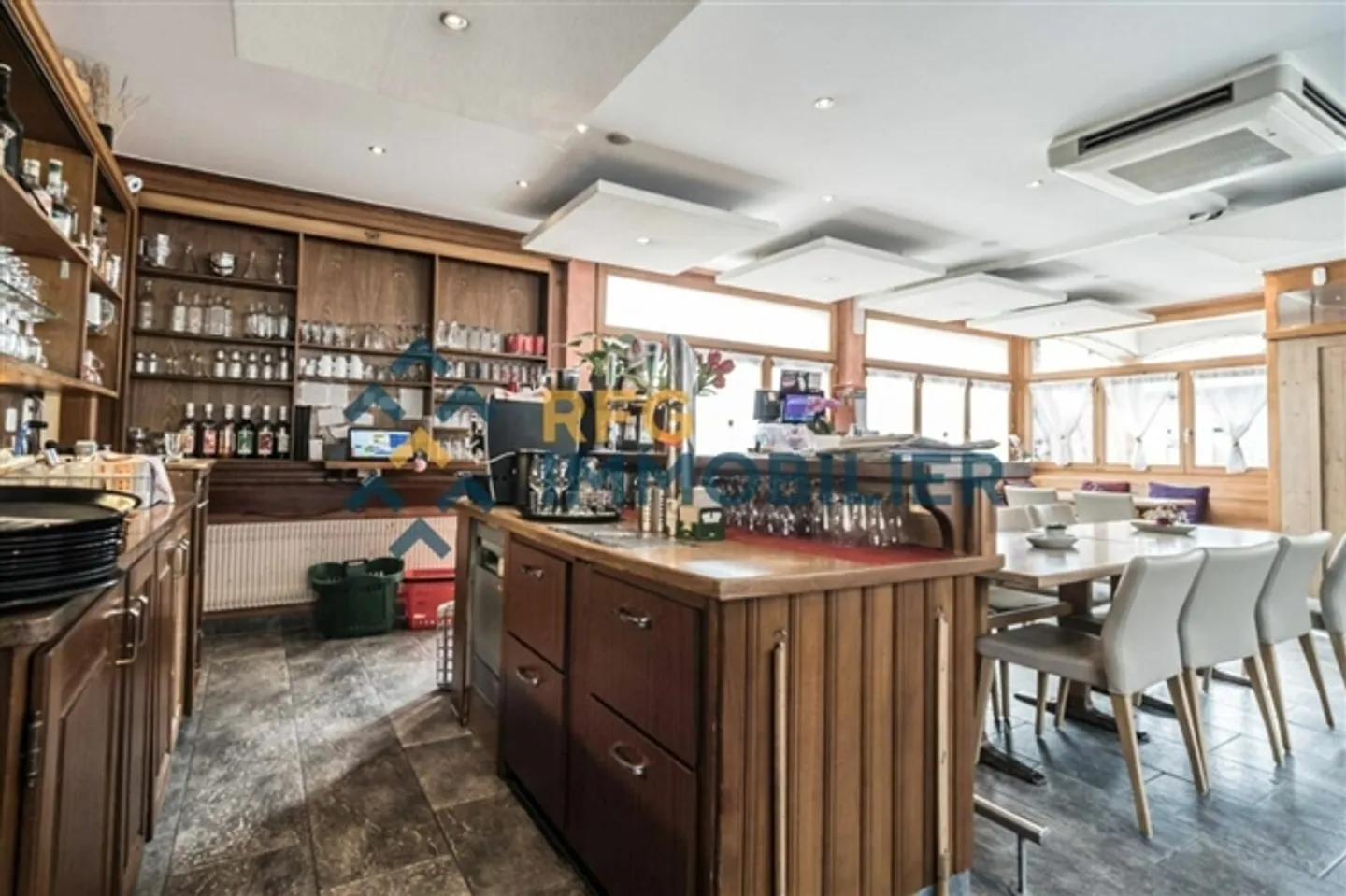 Restaurant 487,85 m2 à Sembrancher - Photo 4 sur 19