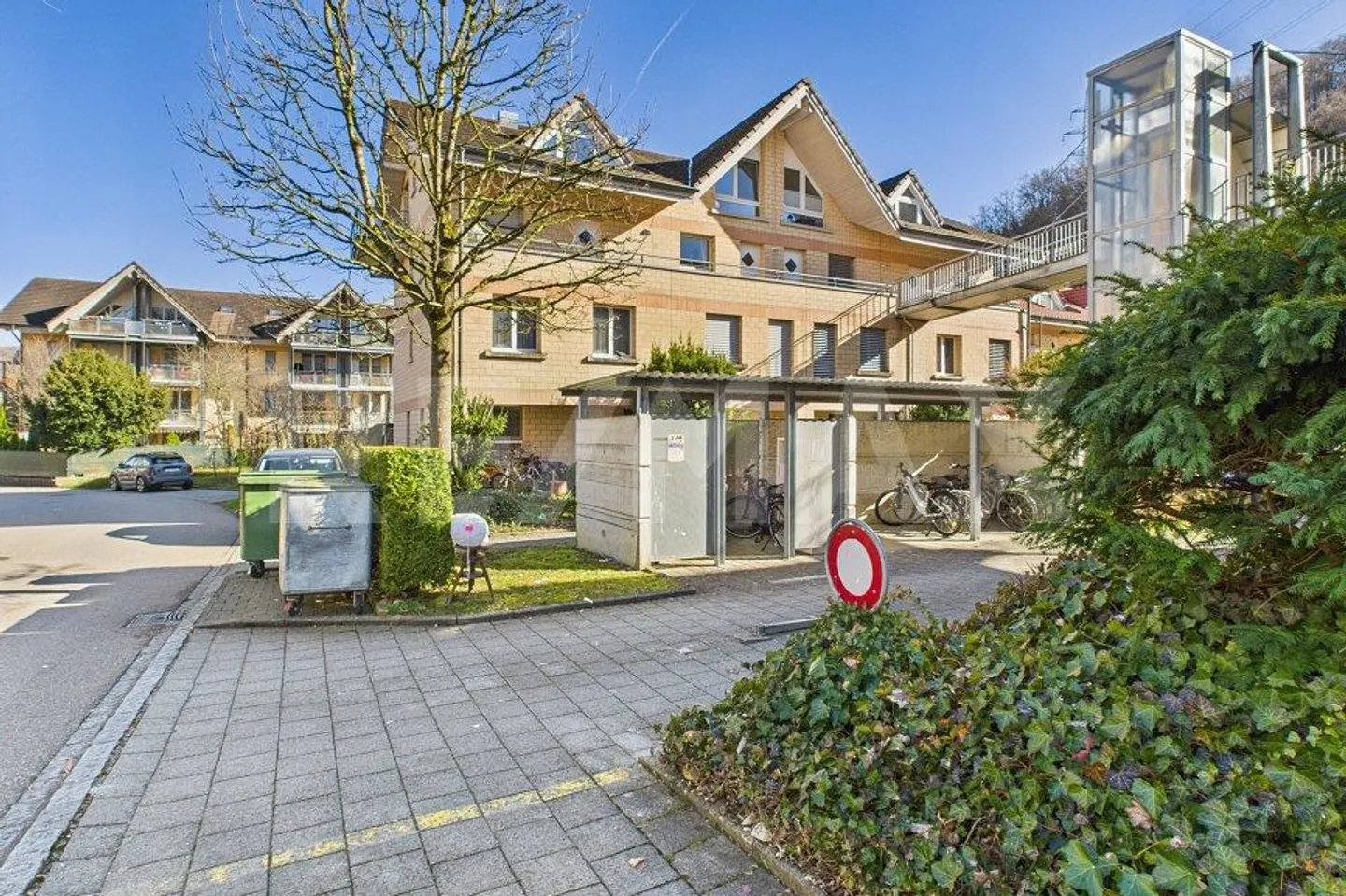 Incantevole appartamento maisonette di 2½ stanze con un fascino particolare in una posizione tranquilla - Foto 9 di 13