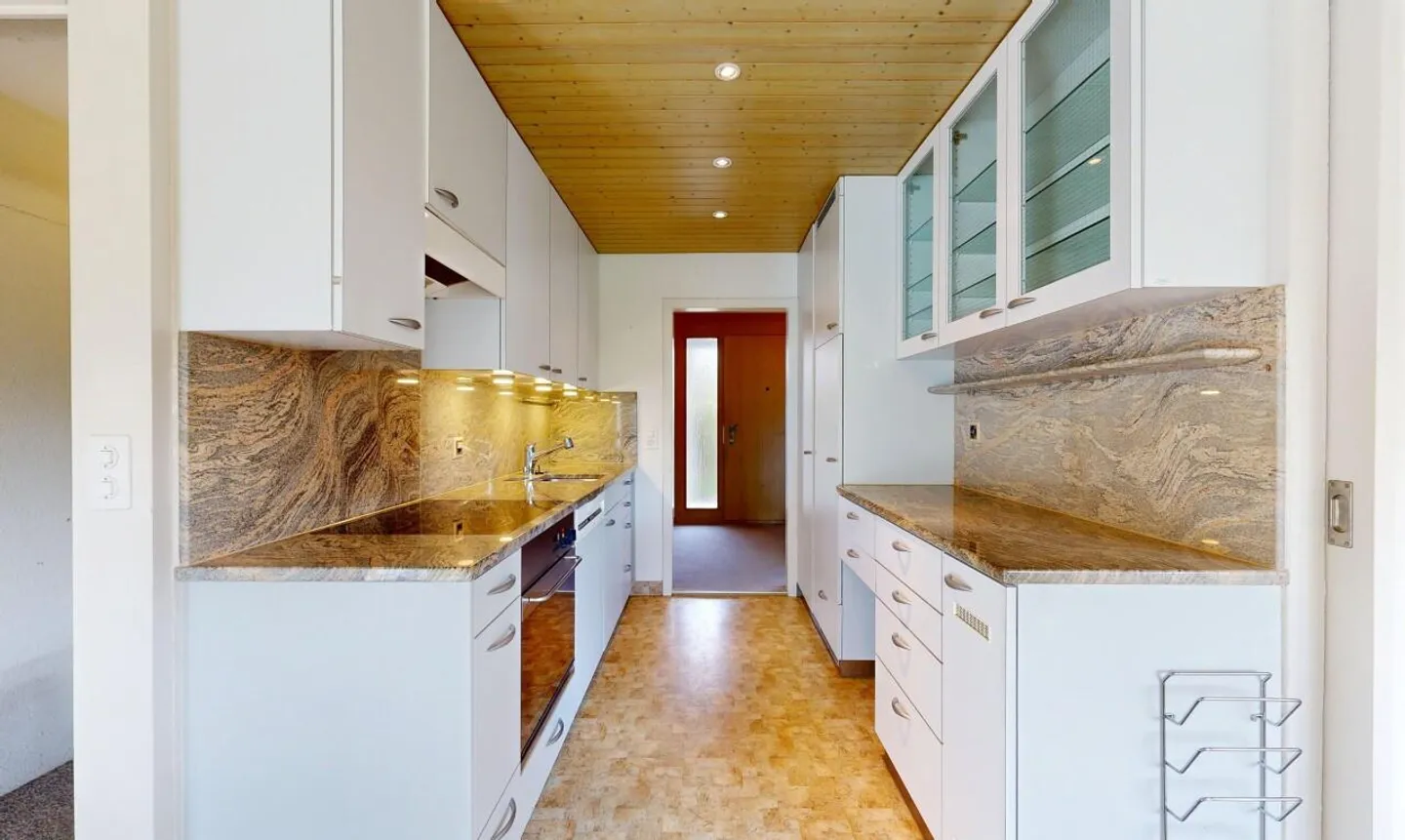 Charmantes 4.5-Zimmer-Eckhaus mit Cheminéehaus und viel Privatsphäre - Foto 7 von 11