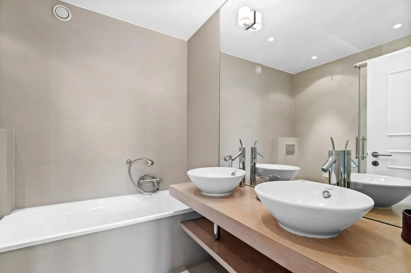 Luxury Apartment in Champel - Photo 9 of 10