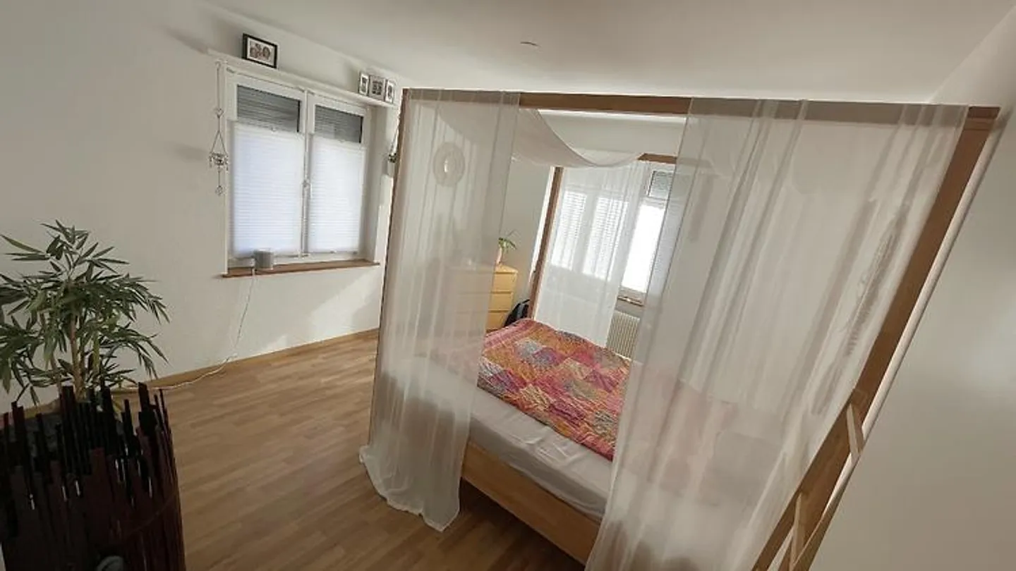 APPARTEMENT 3½ PIÈCES À STETTLEN (BE), MEUBLÉ, TEMPORAIRE - Photo 5 sur 8