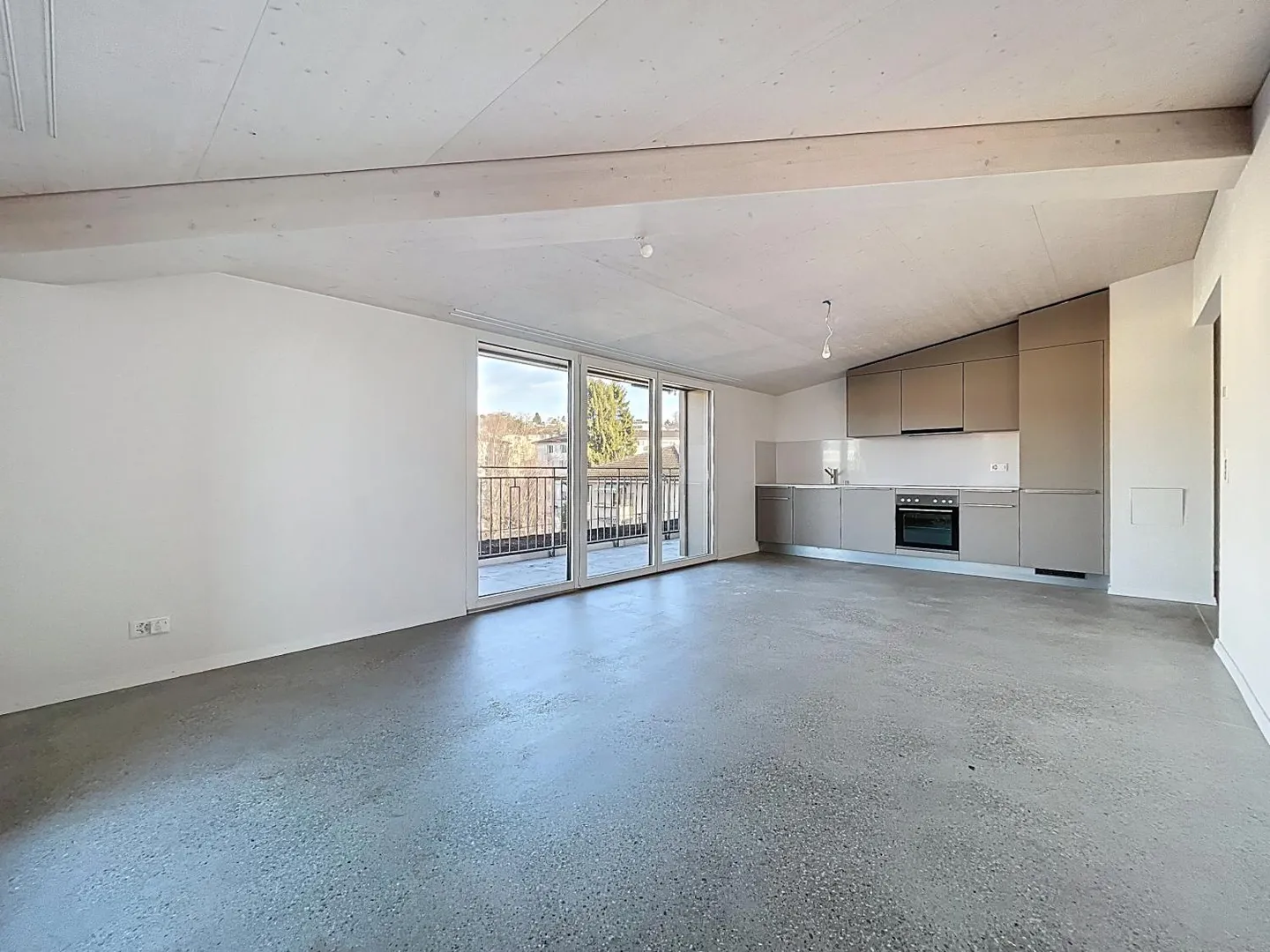3.5 Room Apartment - Photo 1 of 11