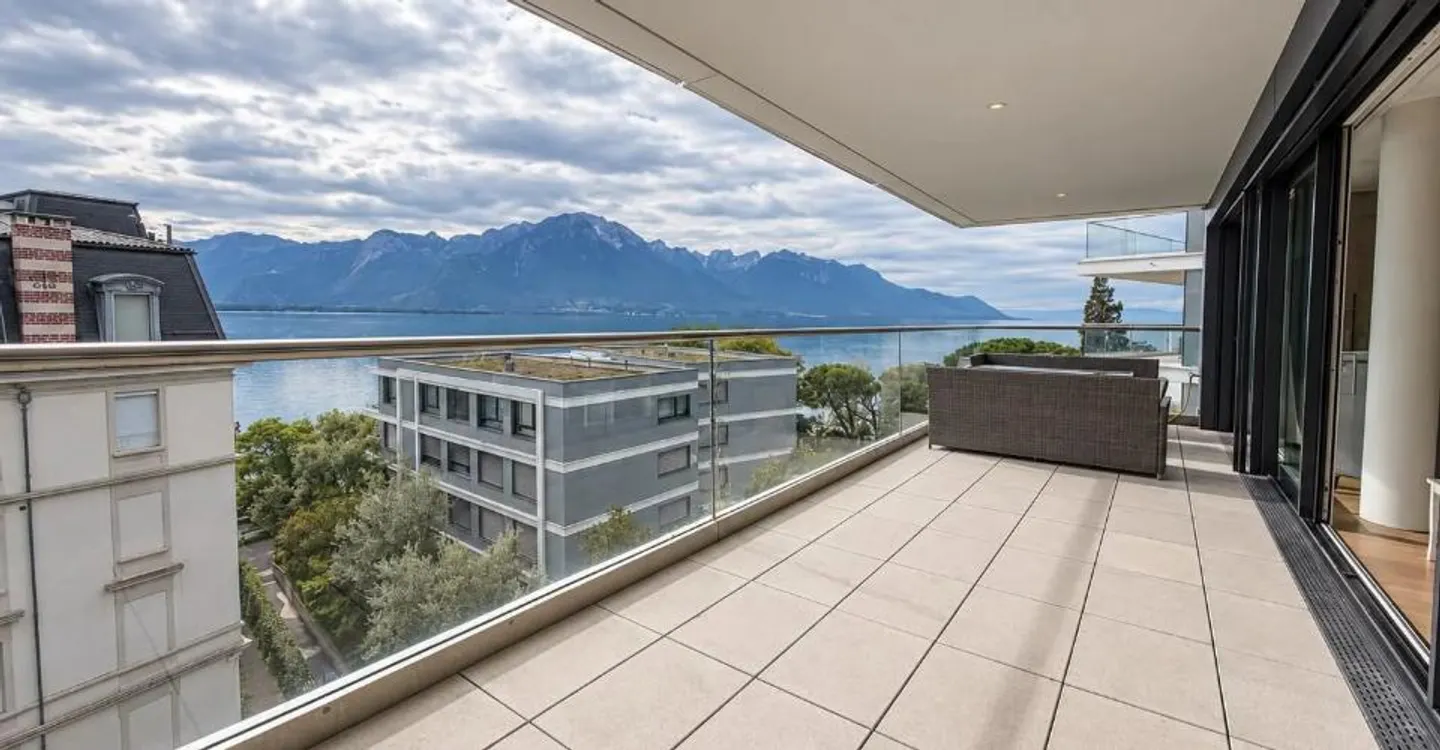 Prestigious Apartment with Lake View - Photo 5 of 12