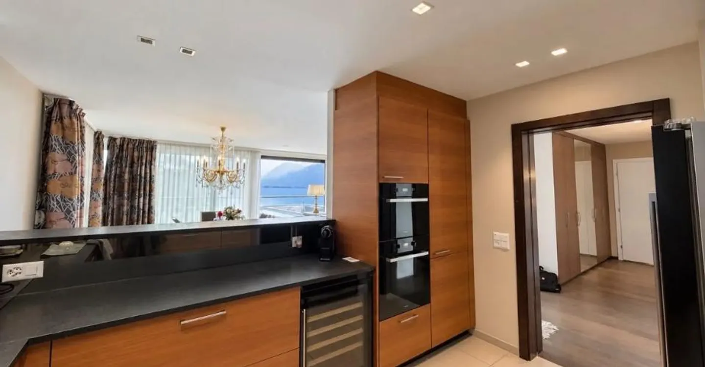 Prestigious Apartment with Lake View - Photo 7 of 12