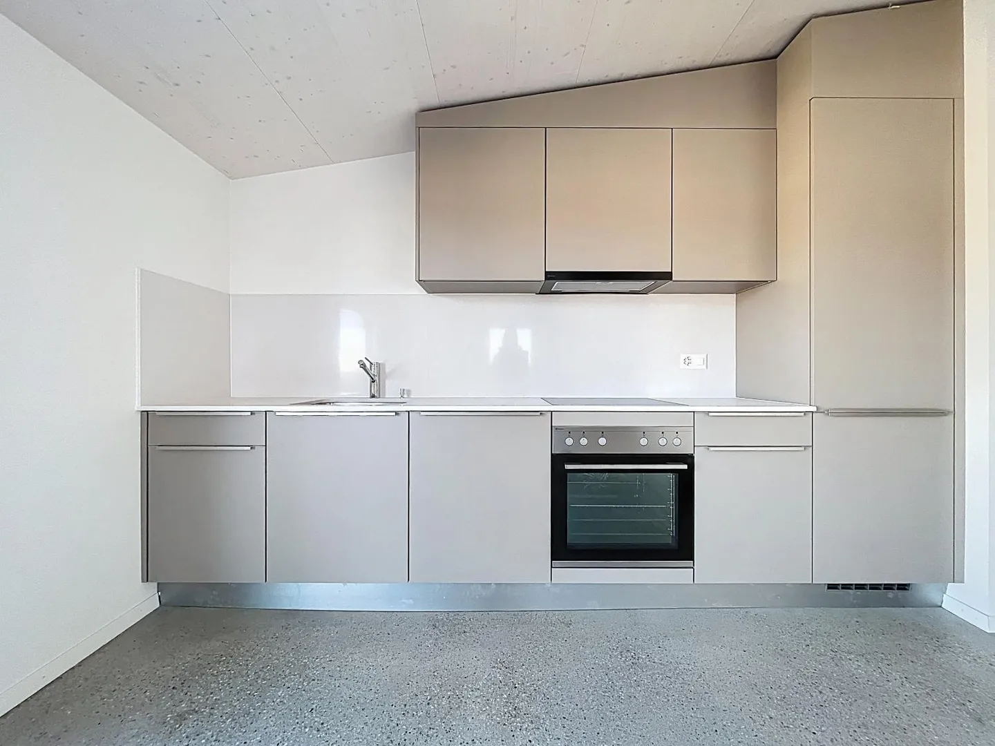 3.5 Room Apartment - Photo 4 of 11