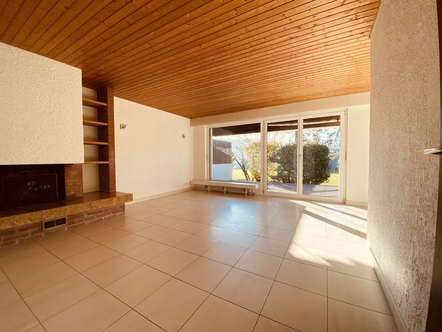 Maison jumelée de 5,5 pièces bien entretenue avec jardin, garage et place de parking - Photo 7 sur 16