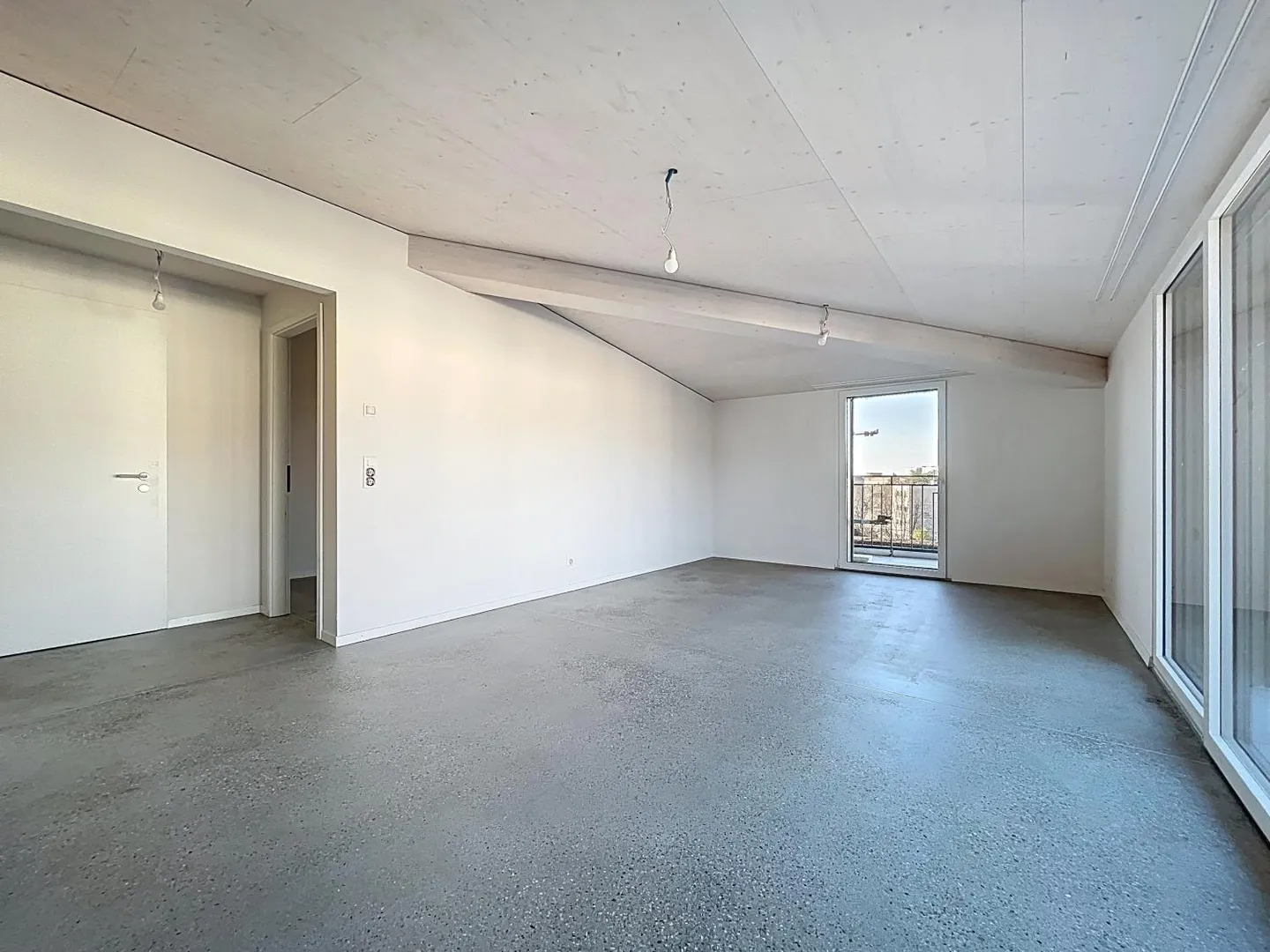 3.5 Room Apartment - Photo 5 of 11