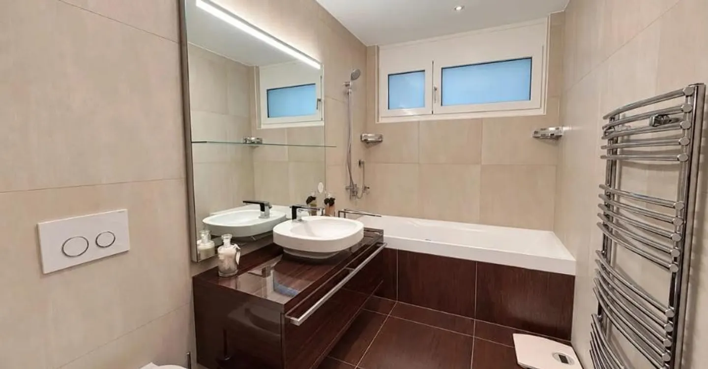 Prestigious Apartment with Lake View - Photo 10 of 12