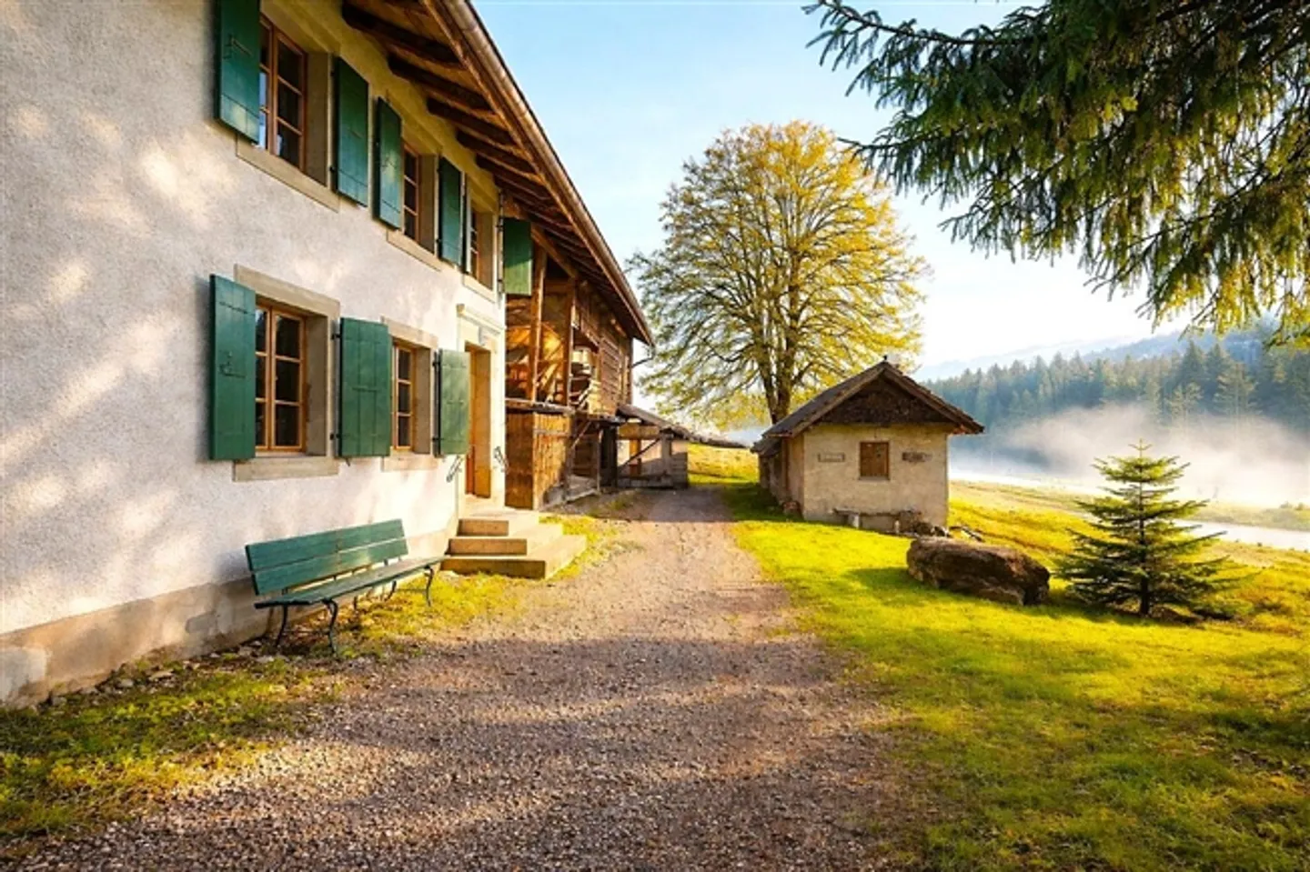 Ferme de village - Propriété de 2 578 m² dans la zone villageoise - Photo 3 sur 10