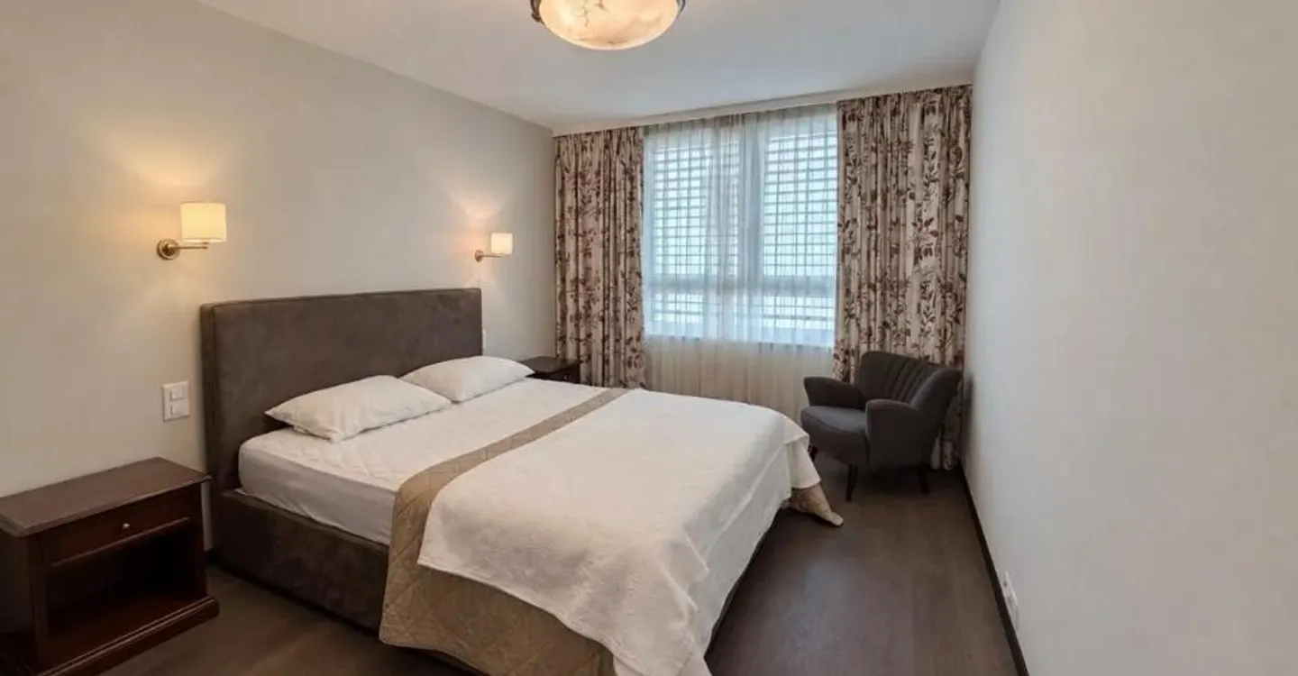 Prestigious Apartment with Lake View - Photo 11 of 12