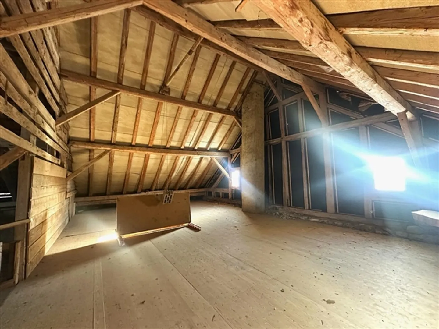 Ferme de village - Propriété de 2 578 m² dans la zone villageoise - Photo 10 sur 10