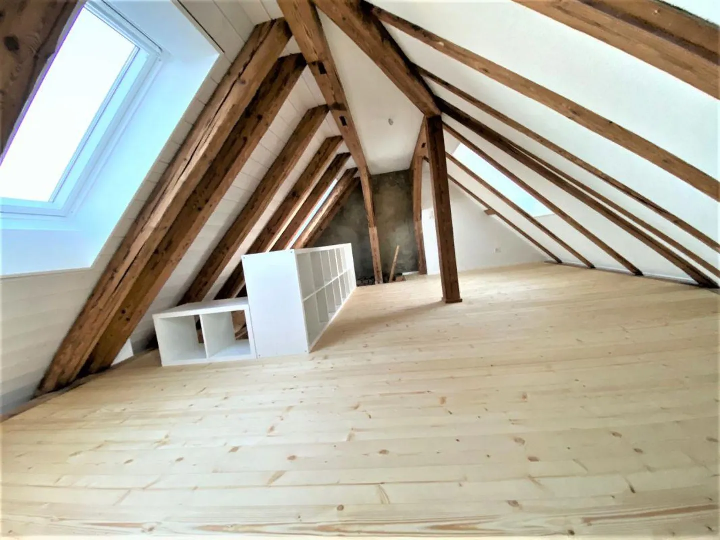 Confortable en ville - Appartement en duplex de 4 pièces - Photo 2 sur 8