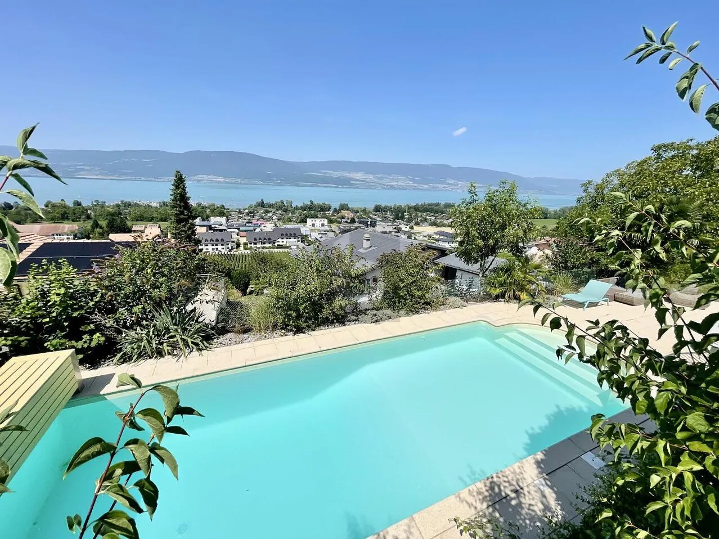 Proprietà eccezionale con vista lago imperdibile e piscina - Foto 1 di 6