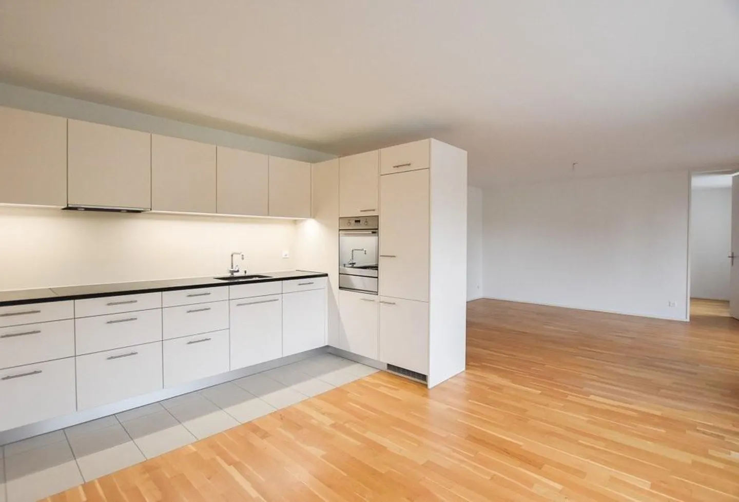 Votre nouveau chez-vous : Appartement spacieux de 3,5 pièces à Boll - Photo 1 sur 9
