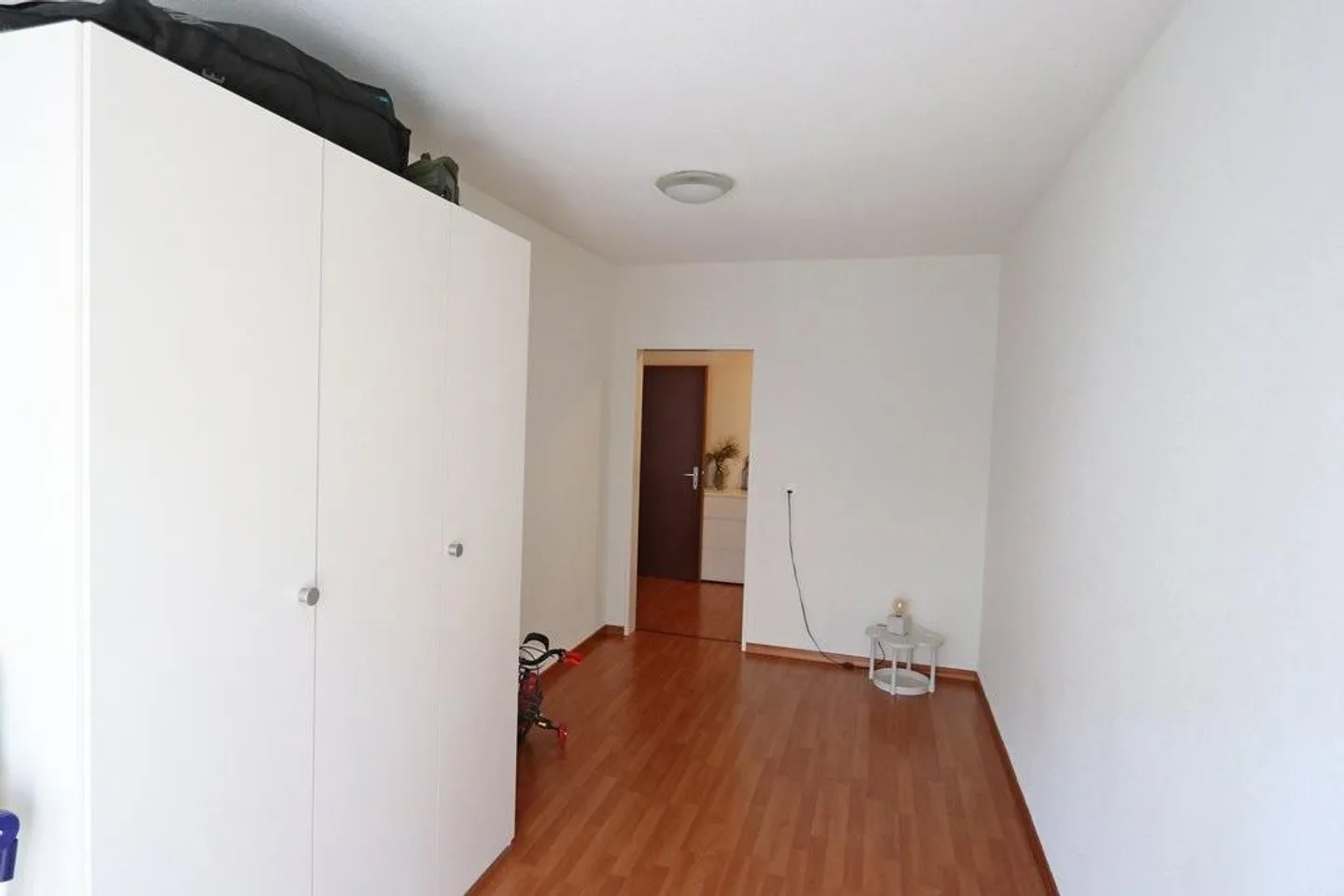 Appartamento luminoso di 3,5 stanze in una posizione centrale - Foto 2 di 5