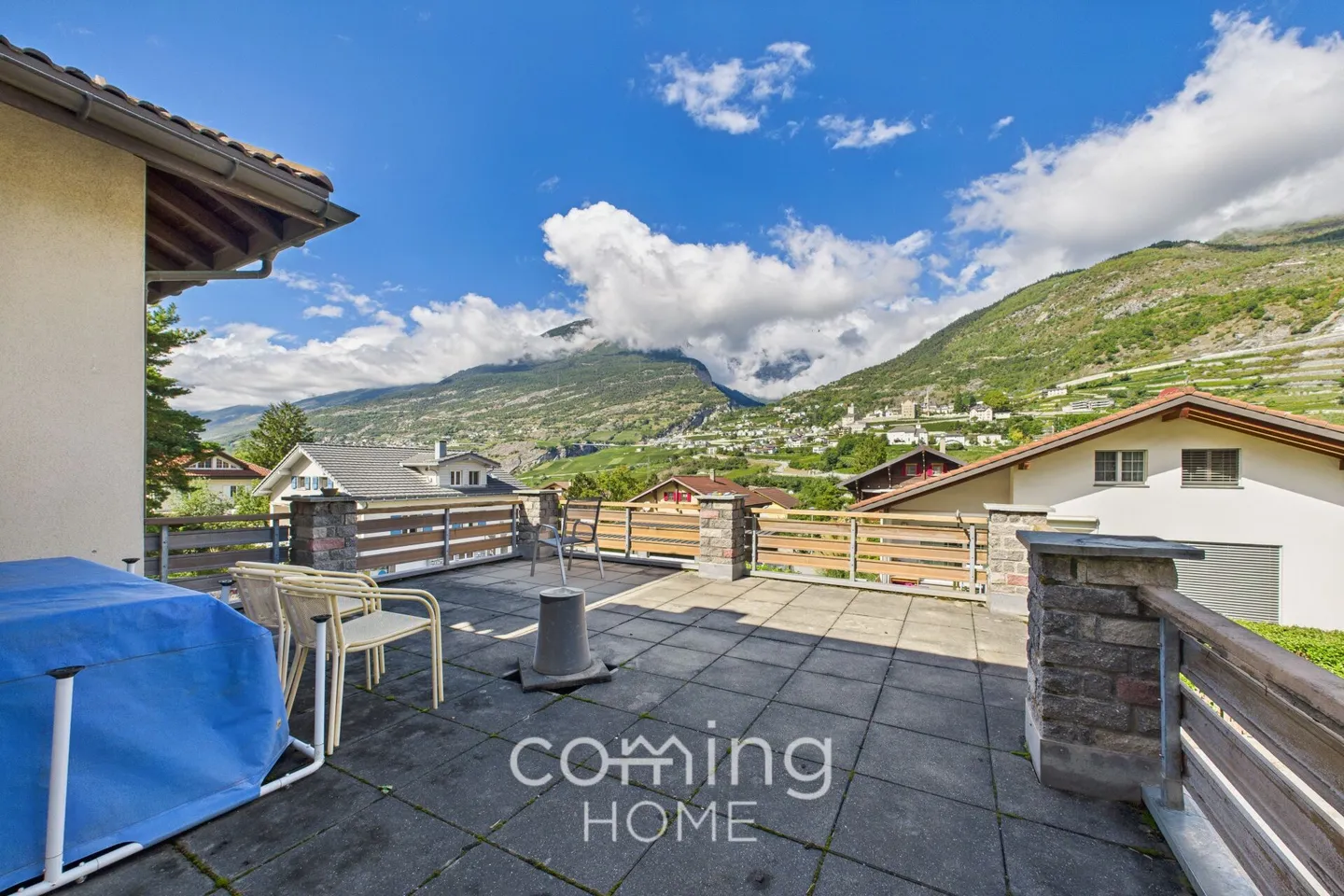 Maison individuelle attrayante de 5,5 pièces à Susten dans un emplacement ensoleillé et calme avec terrasse - Photo 4 sur 21