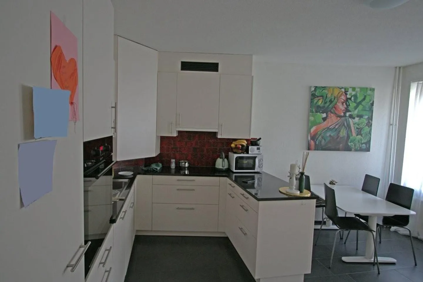 Appartamento luminoso di 3,5 stanze in una posizione centrale - Foto 3 di 5