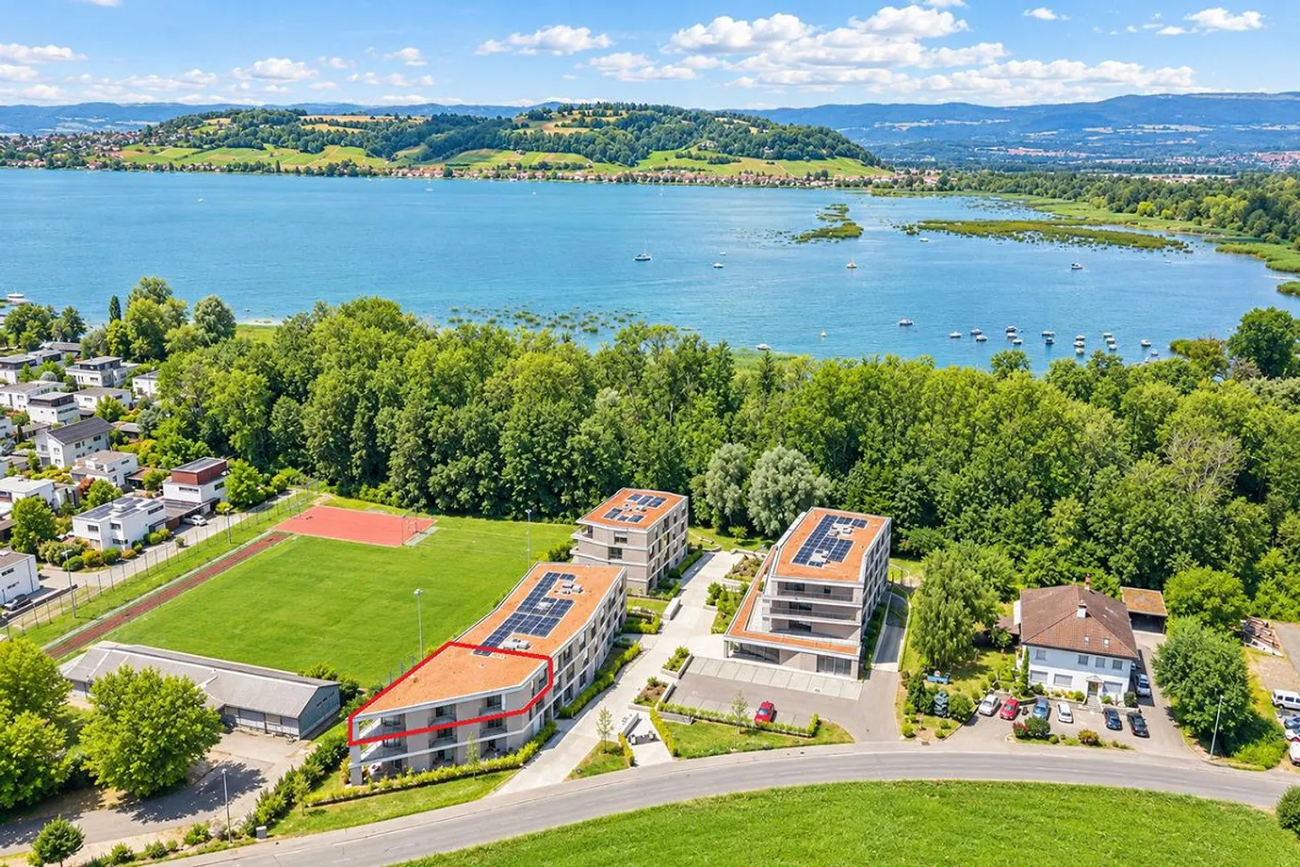 Murtensee at Your Doorstep – Exclusive 5.5-Room Penthouse - Photo 1 of 12