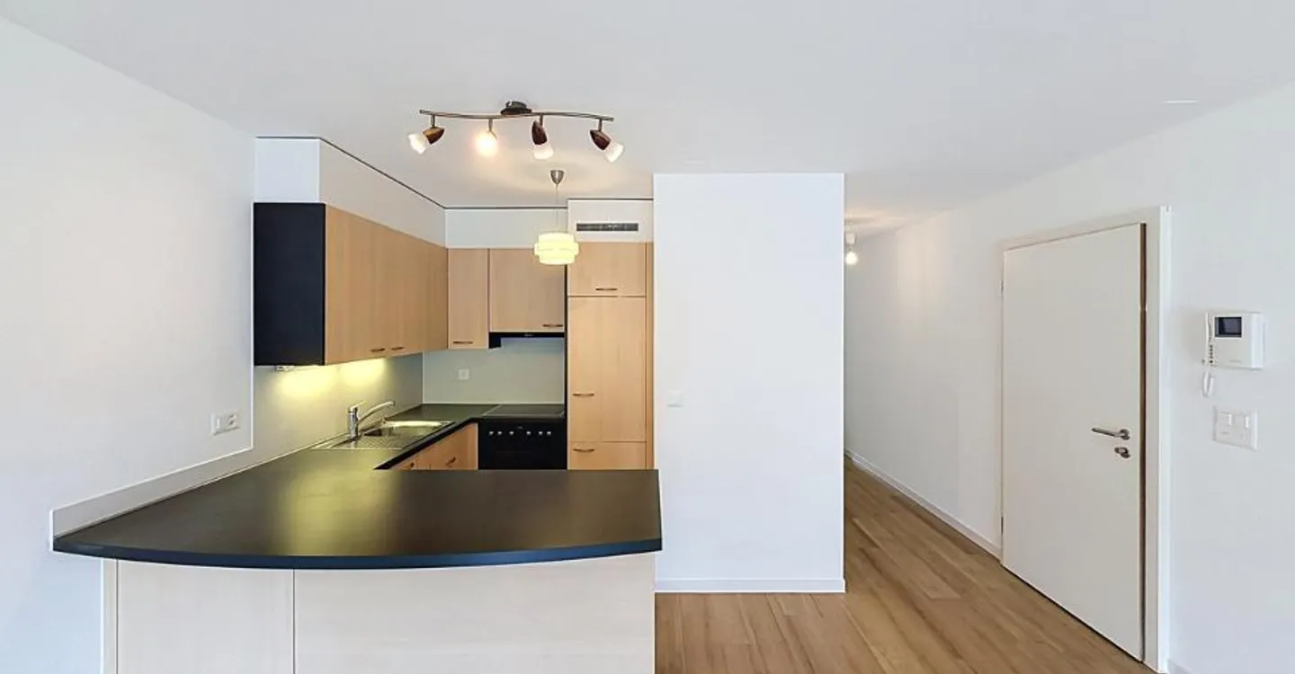 Appartement Charmant avec Terrasse - Photo 3 sur 7