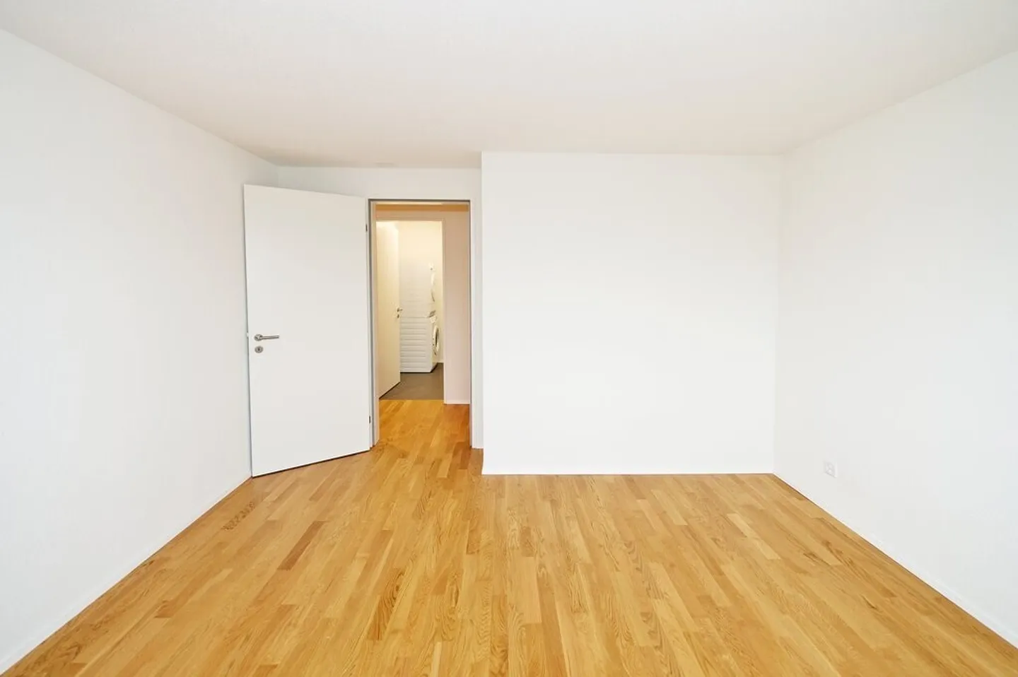 Modern and idyllic living in Schönbühl - Photo 5 of 10