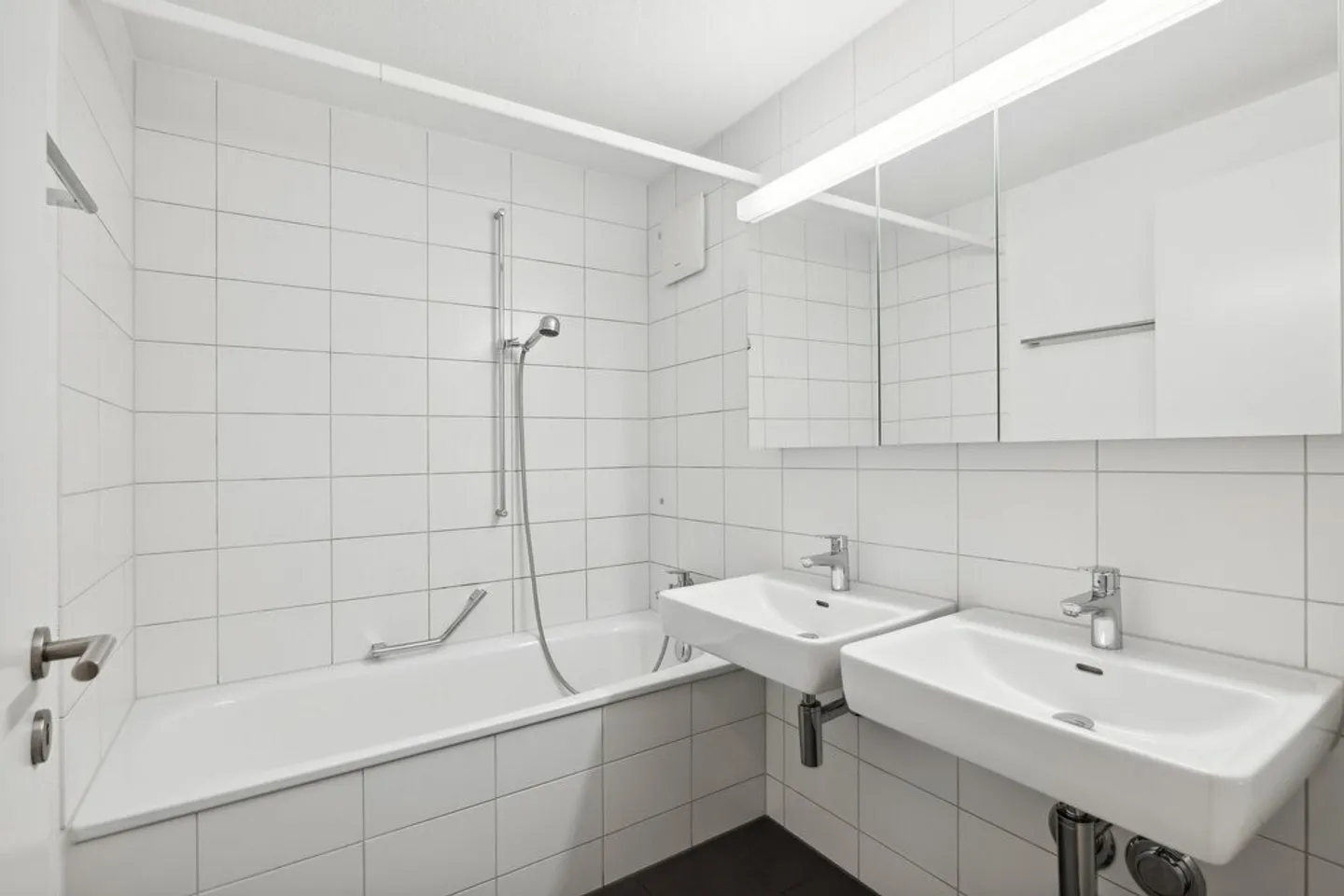 Modern and idyllic living in Schönbühl - Photo 7 of 10