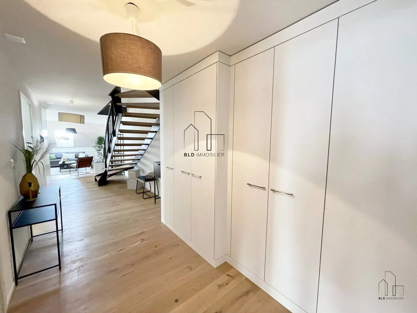 Spacious duplex with 28m2 balcony - Photo 2 of 11