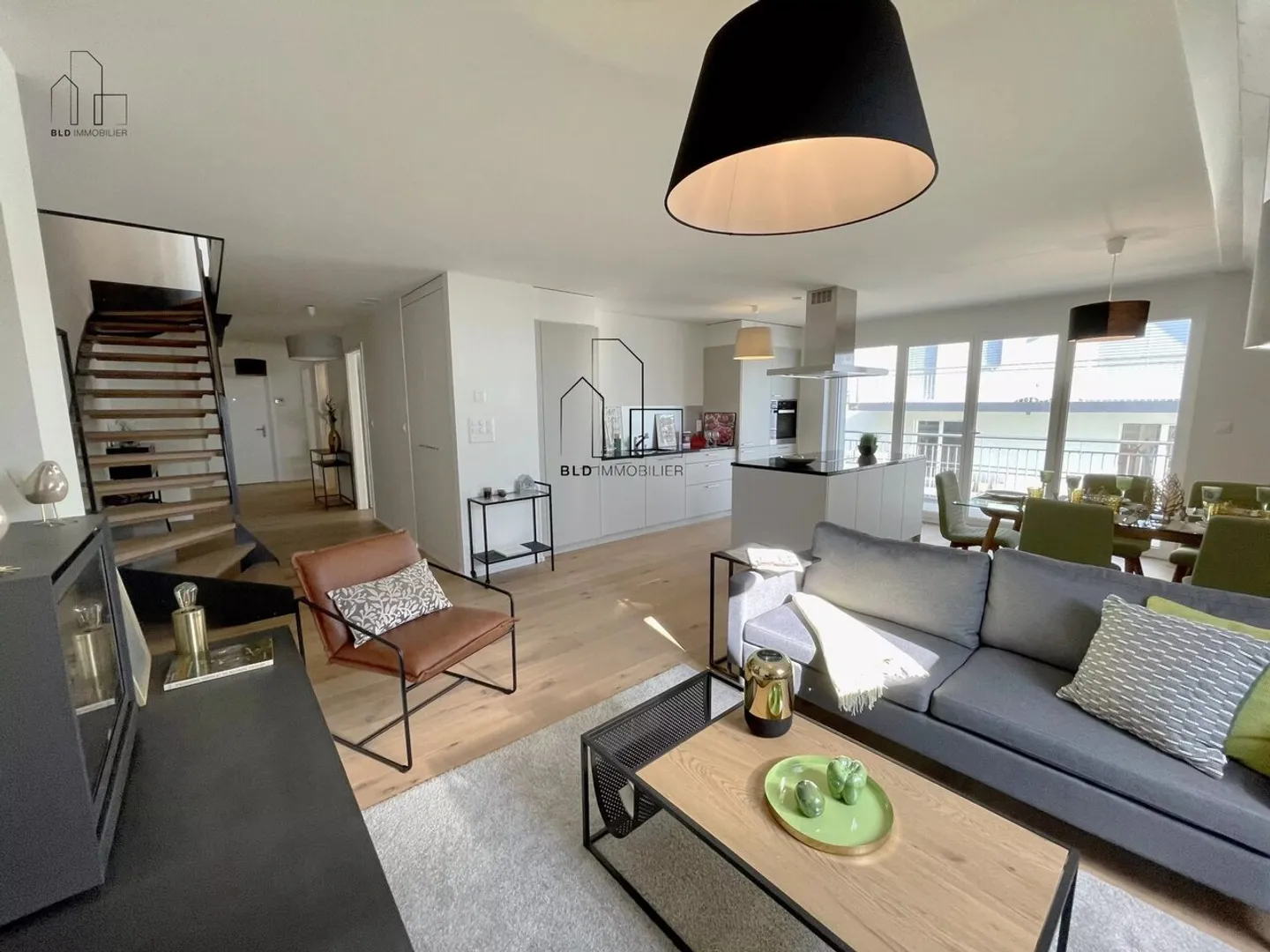 Spacious duplex with 28m2 balcony - Photo 4 of 11