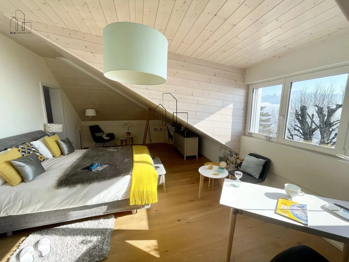 Spacious duplex with 28m2 balcony - Photo 8 of 11