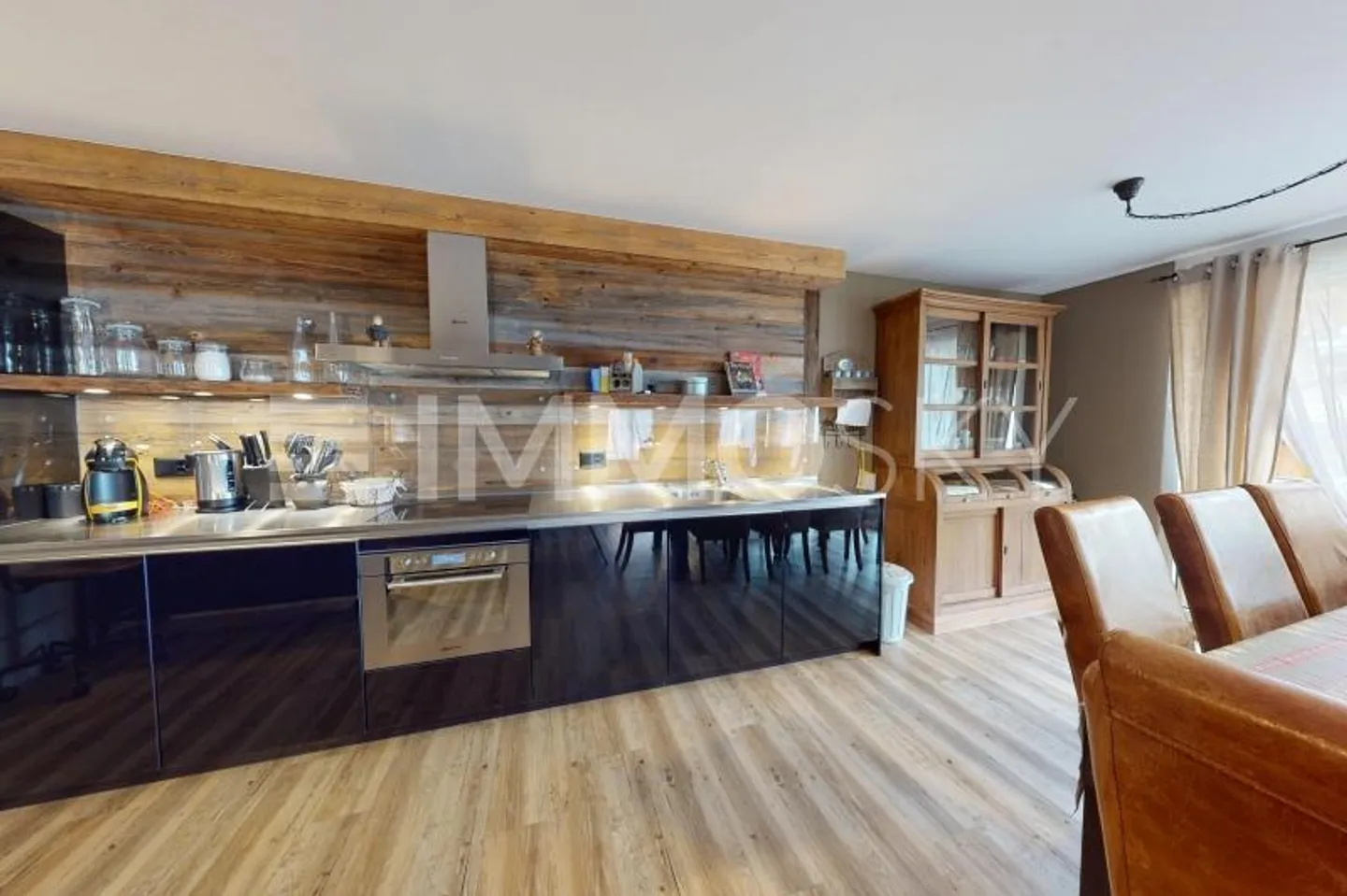 Chalet au charme alpin - Photo 3 sur 5