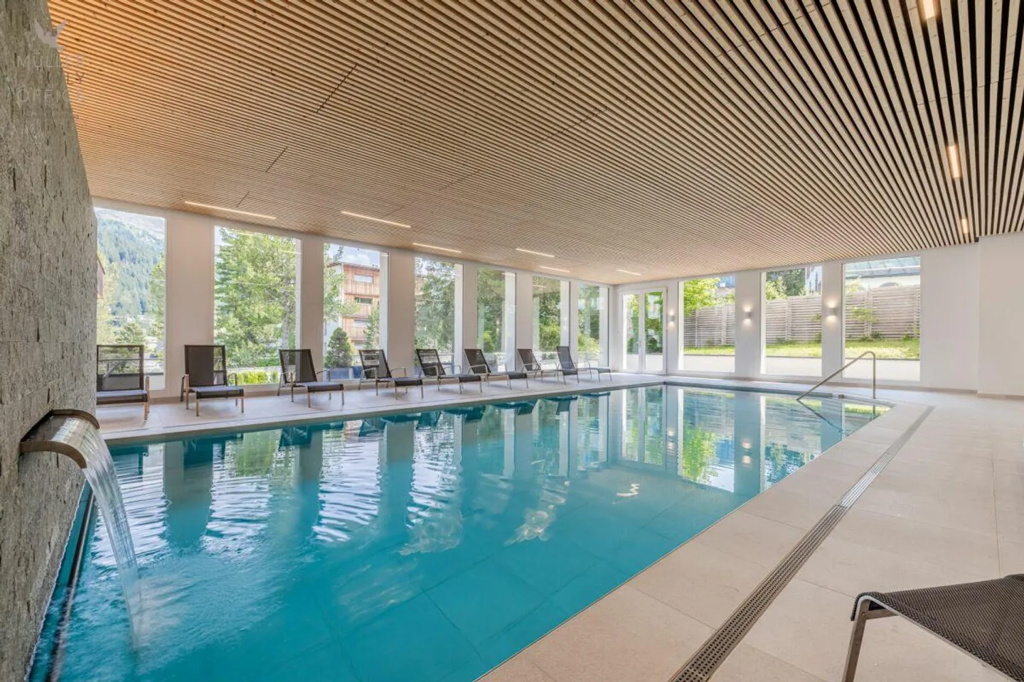 Charmante 2 1/2 Zimmer-Wohnung mit atemberaubendem Panoramablick in der "Residenz Meierhof" (mit Bewirtschaftungverpflichtung) - Foto 3 von 13