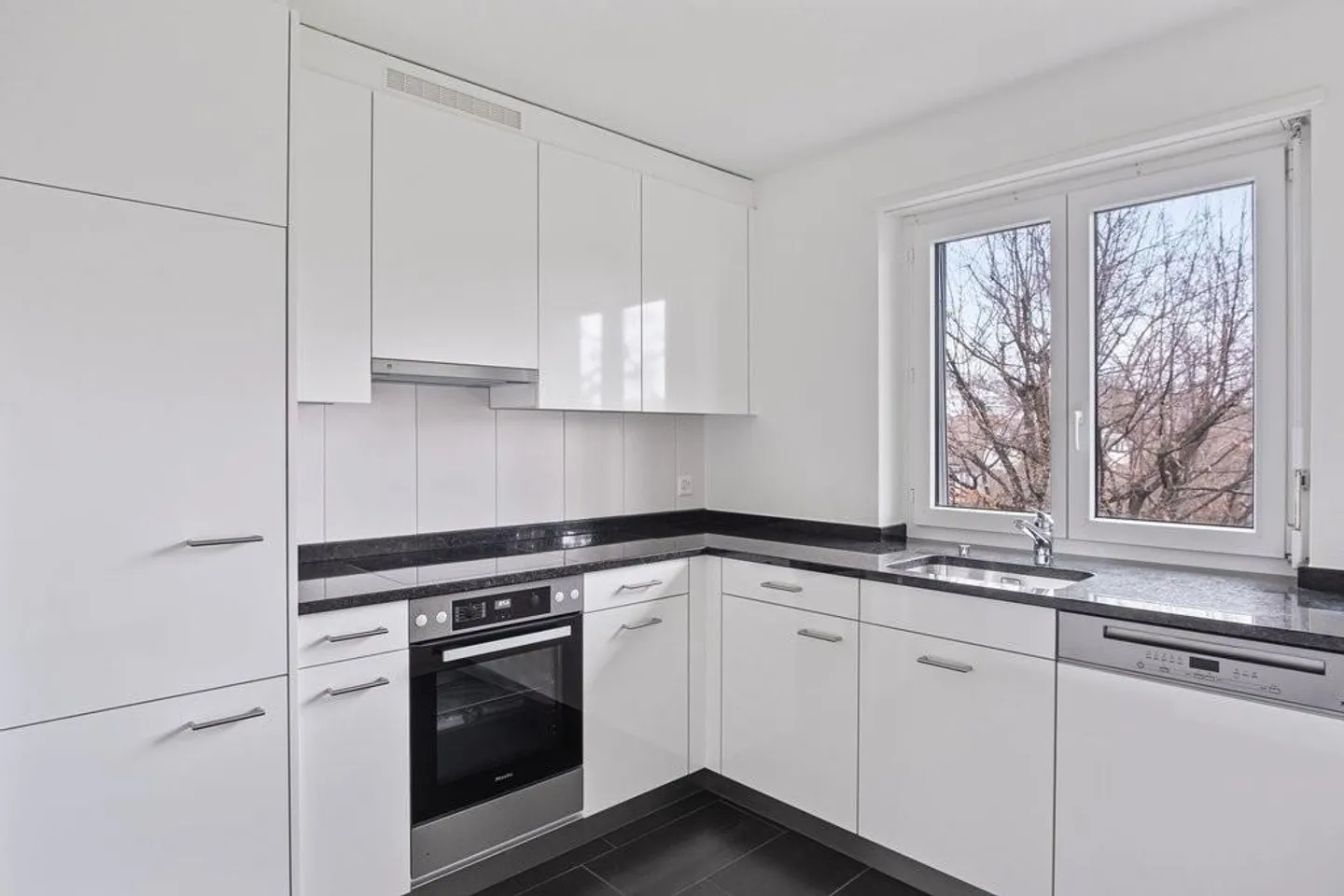 Naturnah Wohnen vor den Toren Zürichs - Foto 2 von 9