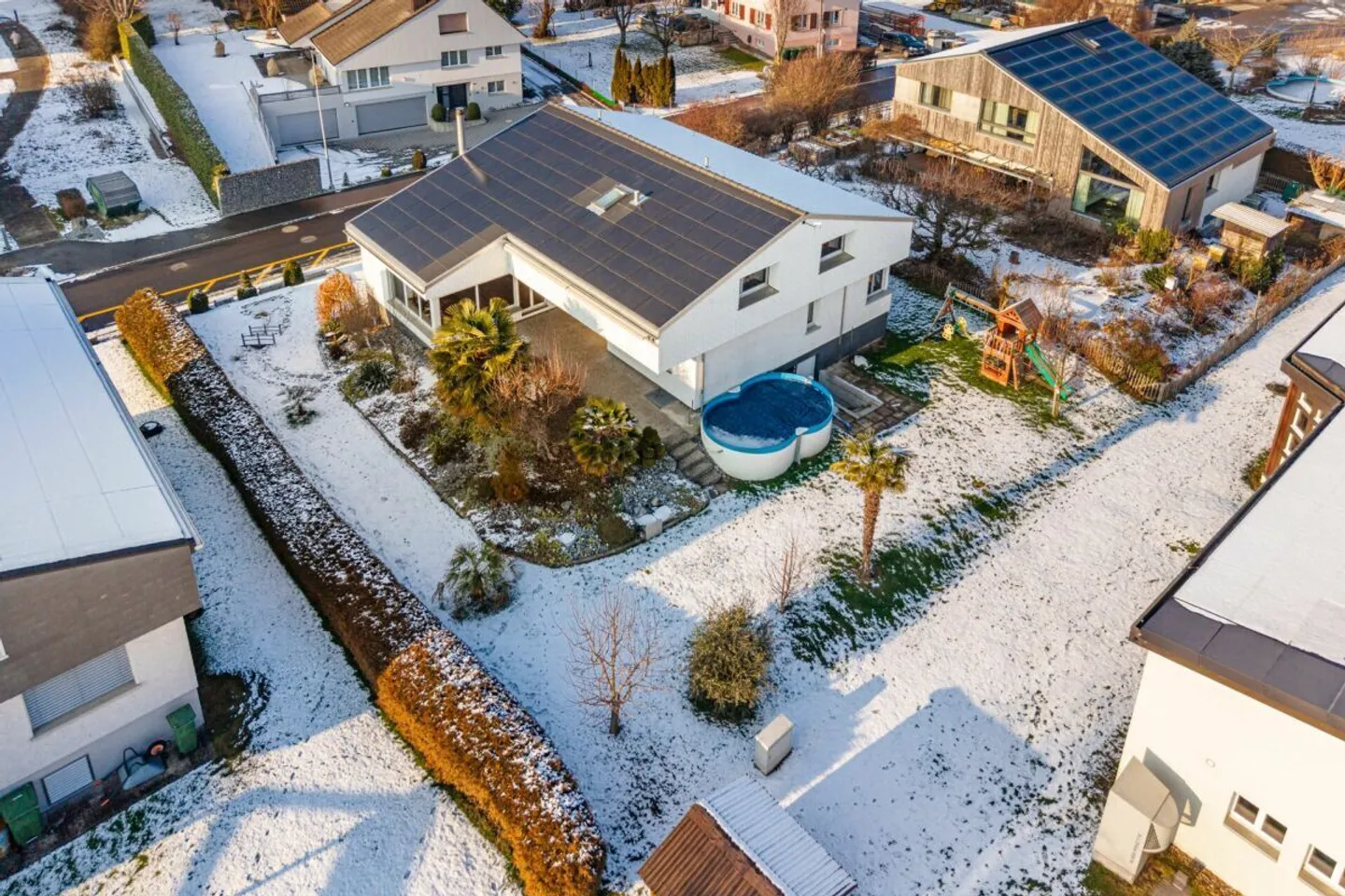 Modern Family Paradise in a Quiet Location - 7.5 Rooms, High-Quality Equipment and Minimal Additional Costs - Photo 14 of 15