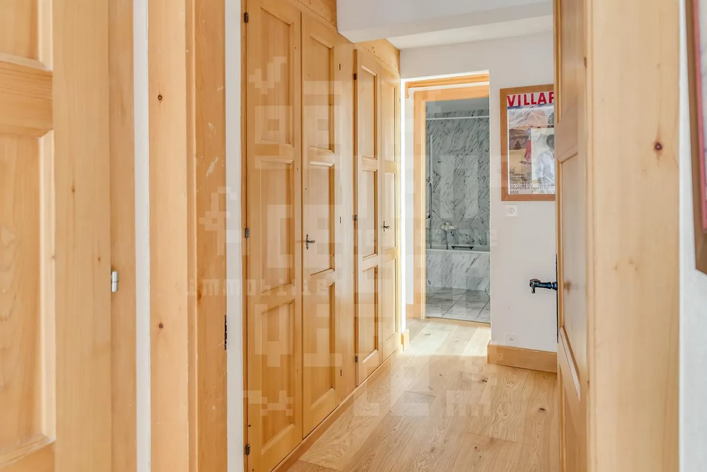Bright Apartment with Terrace - Photo 7 of 21