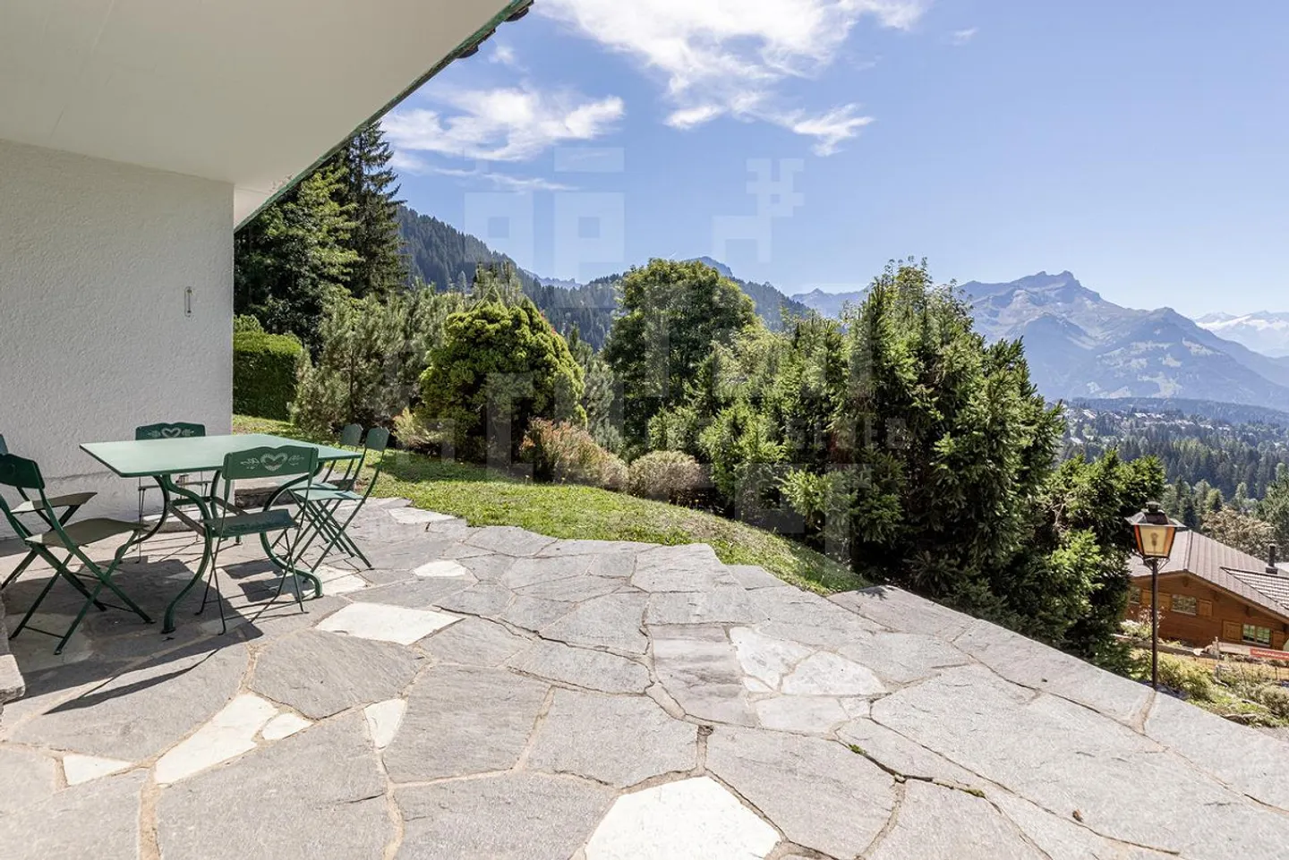 Bright Apartment with Terrace - Photo 11 of 21